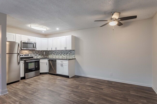 Building Photo - The Residences at Stonebrook Apartment Homes