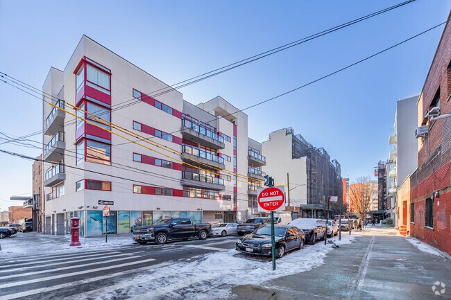 Contexto del vecindario - 32-04 38th Ave