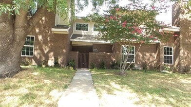 Building Photo - 831 Summercreek Dr