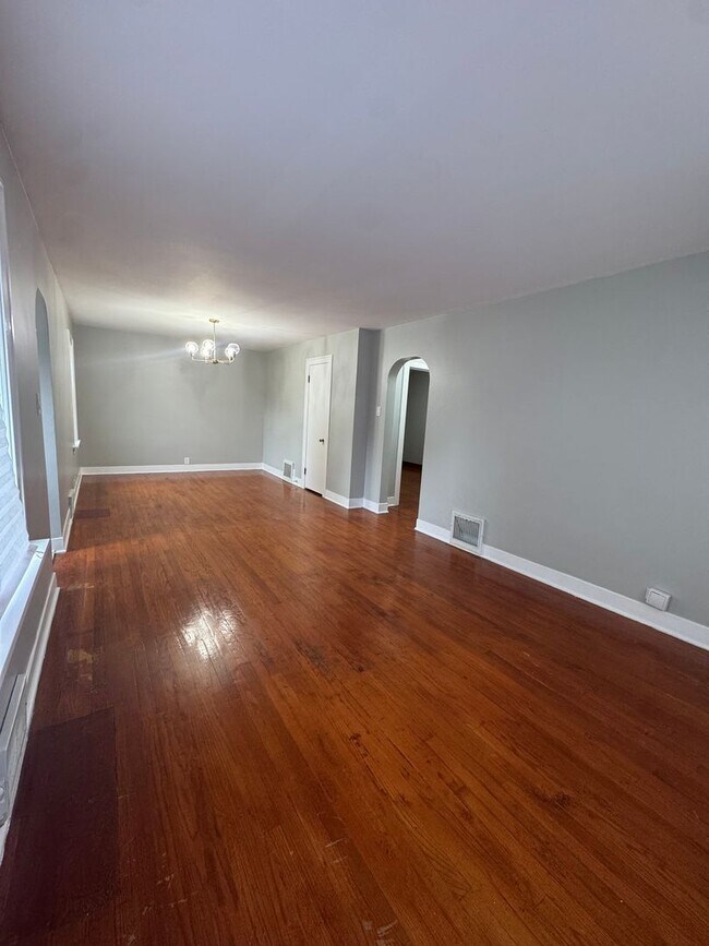 Foto del edificio - Beautiful 3-bedroom house for Rent AVAILAB...