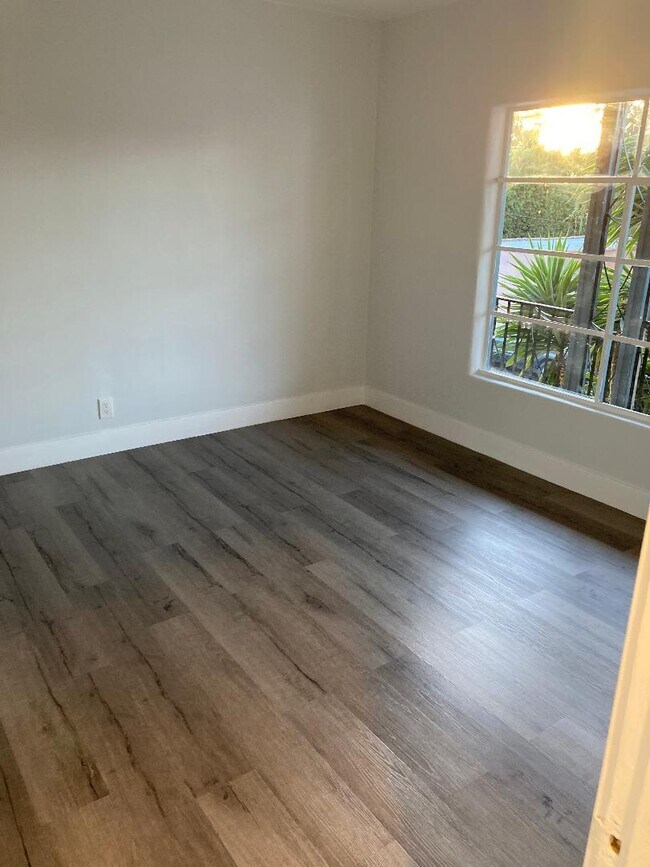 Foto del edificio - 1150 Masselin Ave