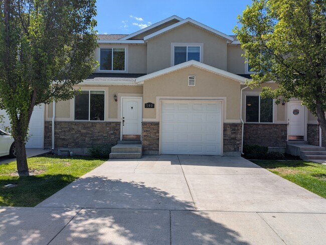 Building Photo - 140 E 620 S