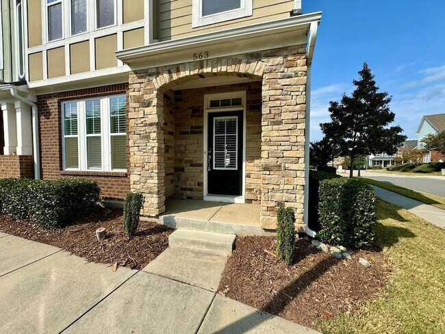 Foto del edificio - 563 Balsam Fir Dr