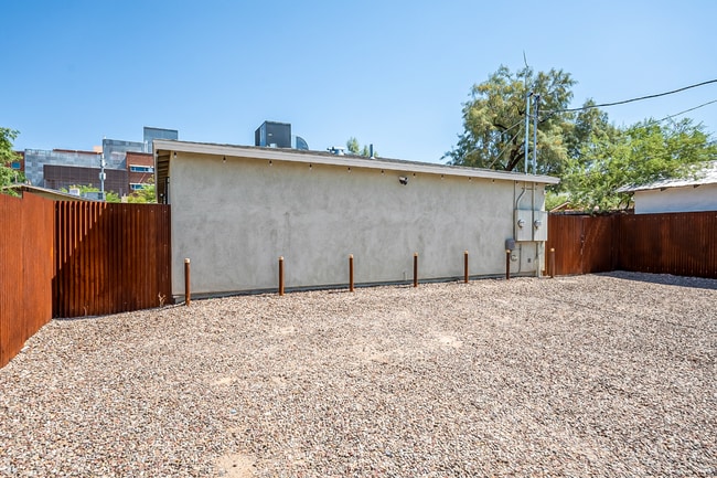 Foto del edificio - 836 E 6th St