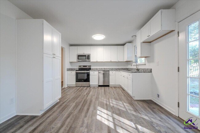 Foto del edificio - 100 Belmont Dr