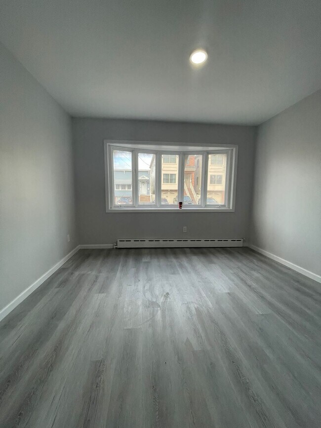 Building Photo - 399 Cator Ave