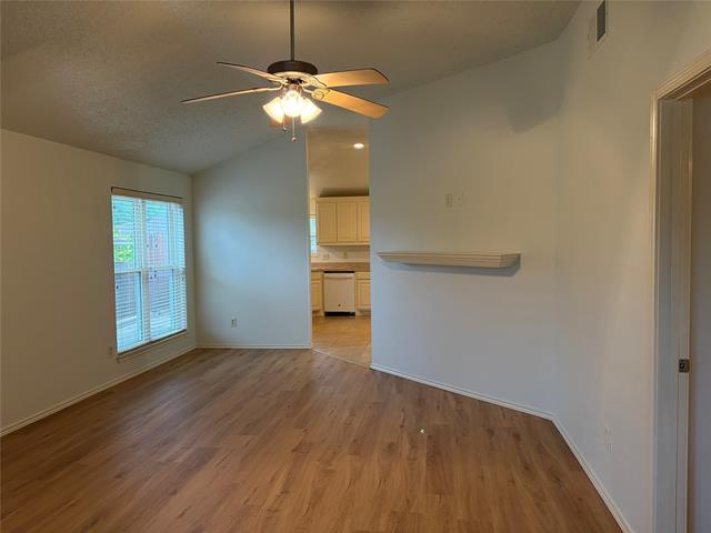 Foto del edificio - 2428 Chestnut Way