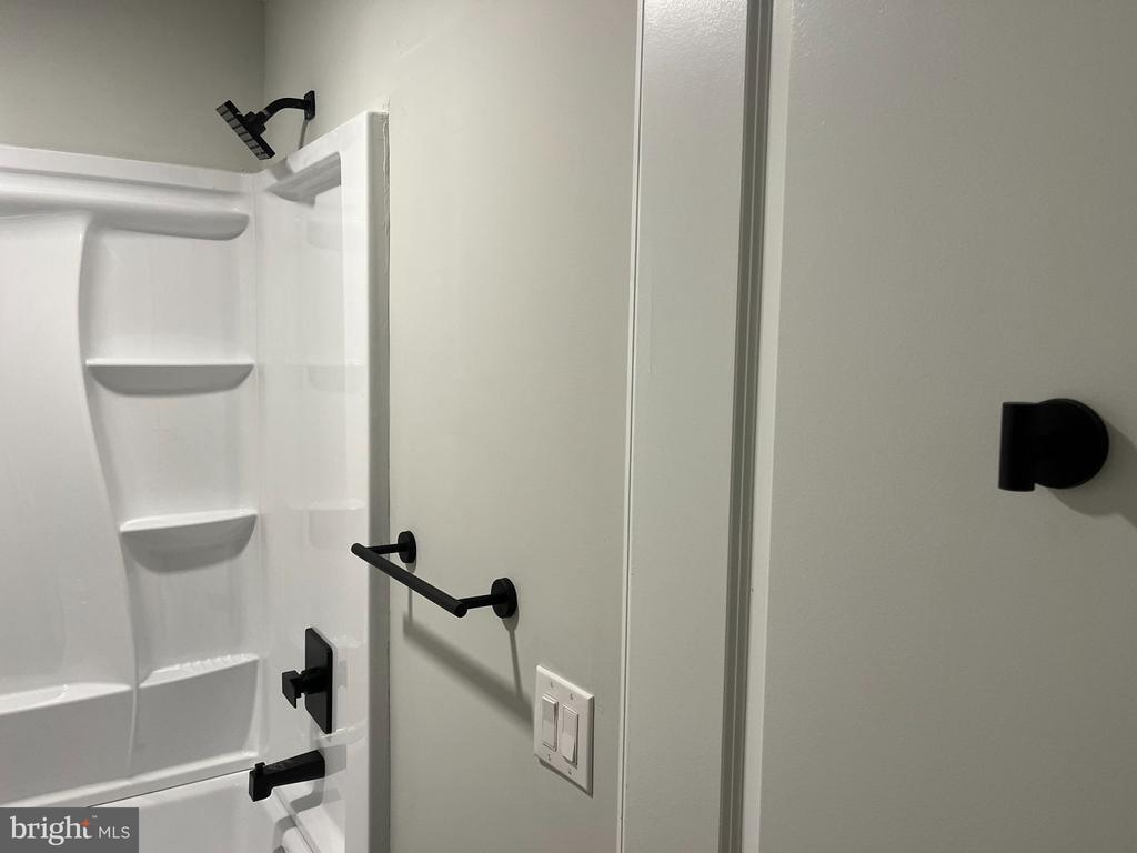 Foto del edificio - 7406 Bristol Pike