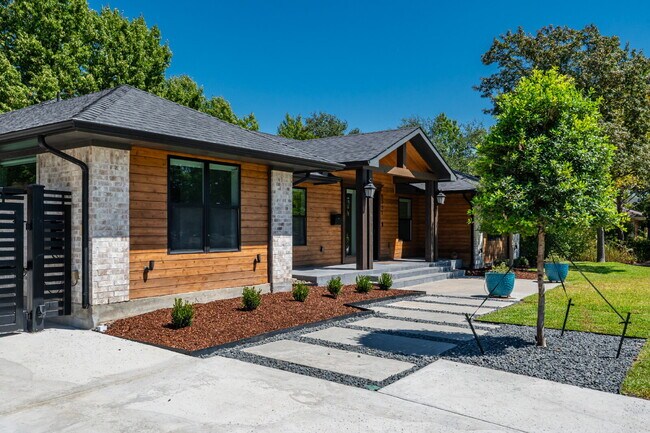 Foto del edificio - 6331 Linden Ln