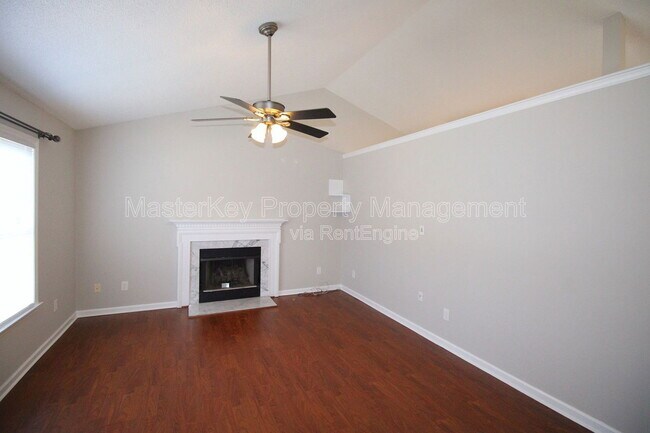 Foto del edificio - 305 Noonday Ct