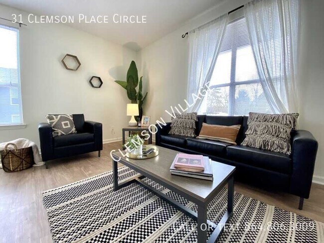 Foto del edificio - 31 Clemson Pl Cir