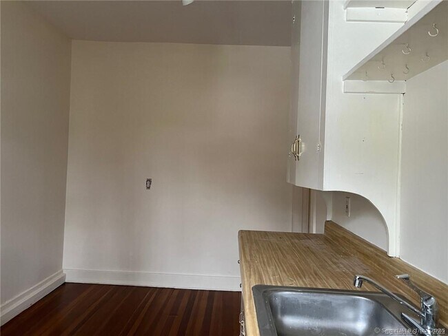 Foto del edificio - 85 Prospect Hill Rd