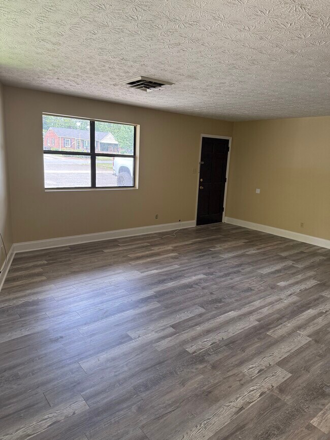 Foto del edificio - 2106 W Elm St