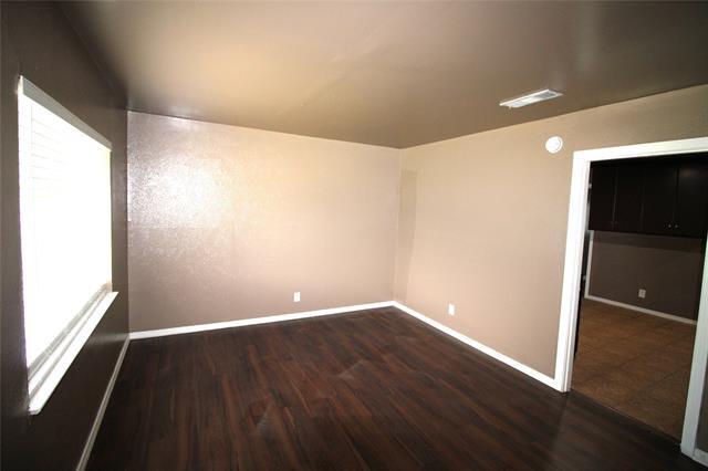 Building Photo - 3130 S Llewellyn Ave