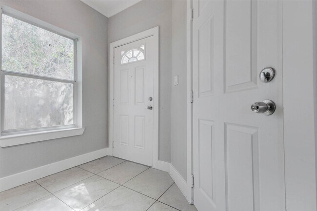 Foto del edificio - 4834 Hollow Hook Rd