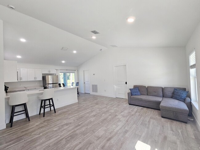 Foto del edificio - 2447 NW 5th St