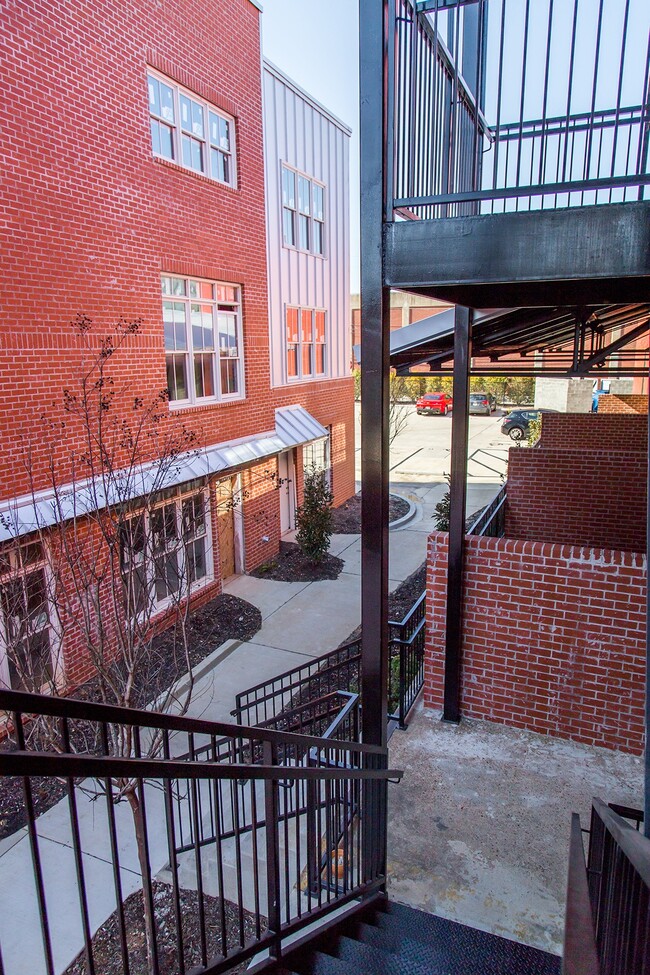 Building Photo - Printer's Alley Lofts