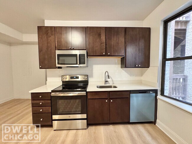 Foto del edificio - 2323 N Kedzie Blvd