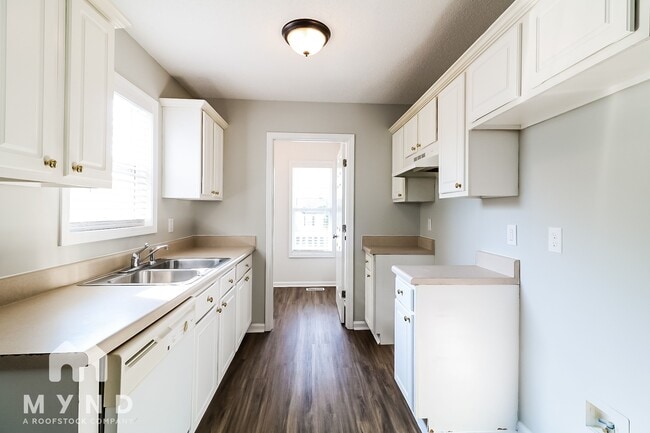 Building Photo - 221 Tavistock Ct