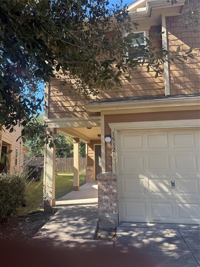 Foto del edificio - 15326 Trinity Meadow Dr