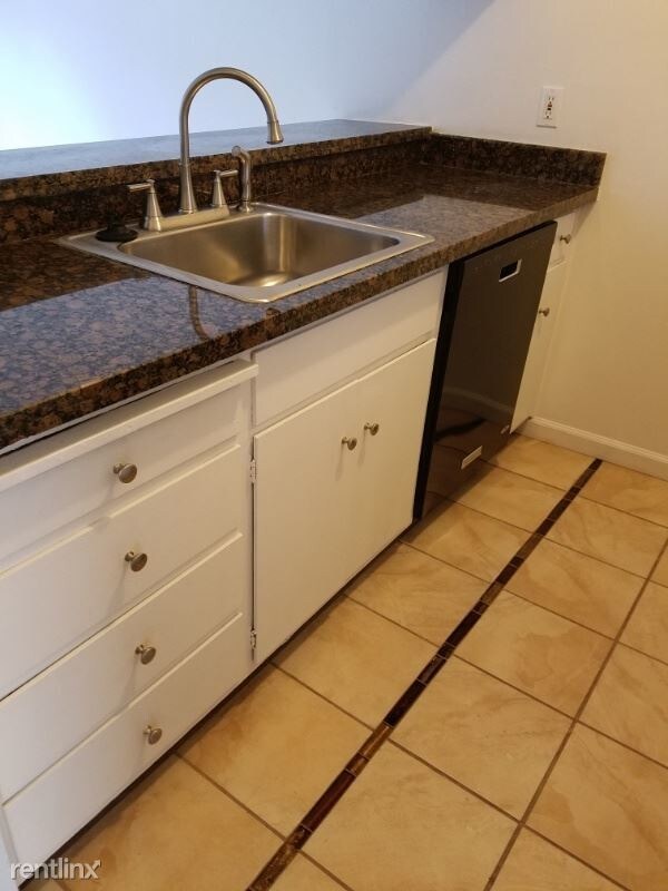 Building Photo - 2 br, 1 bath Apartment - 1420 Creekside Drive