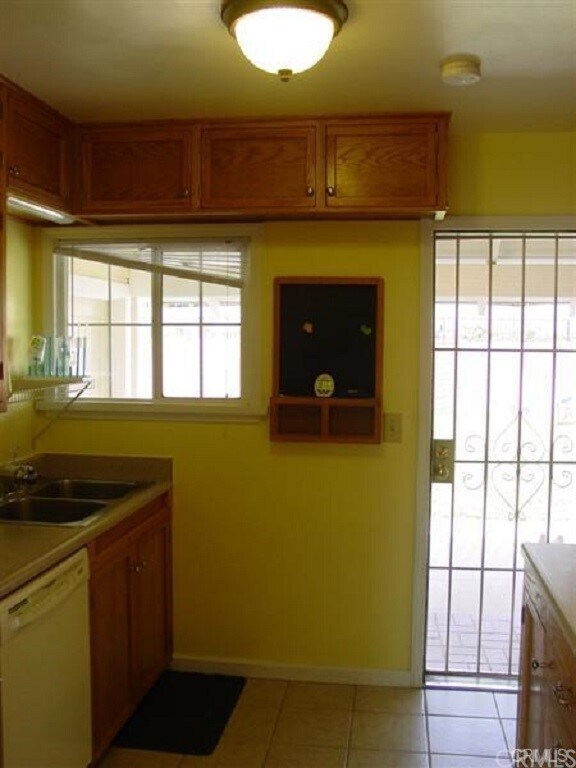 Foto del edificio - 4821 Cedar Ave