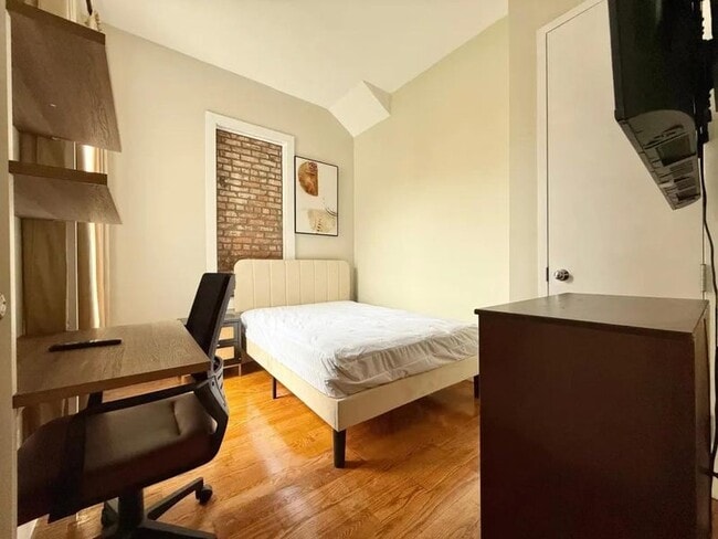 Foto del edificio - Nice room in a good neighborhood