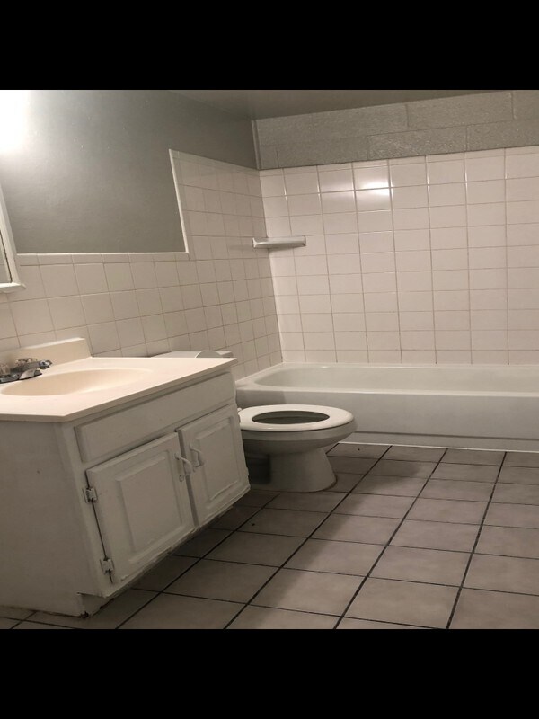 Foto del edificio - 793 Lennox St