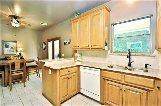 Building Photo - Spacious 3-Bedroom Home with Modern Amenit...