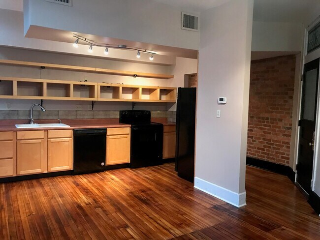 Building Photo - 627 N Pennsylvania St