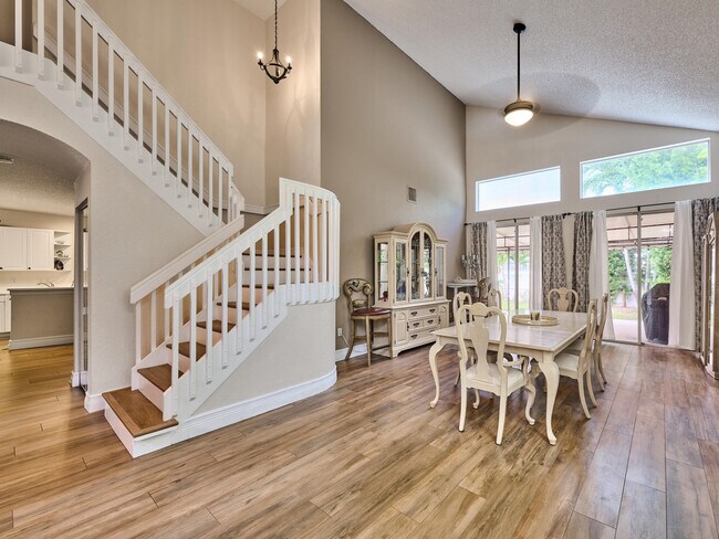 Foto del edificio - 2067 Cezanne Rd