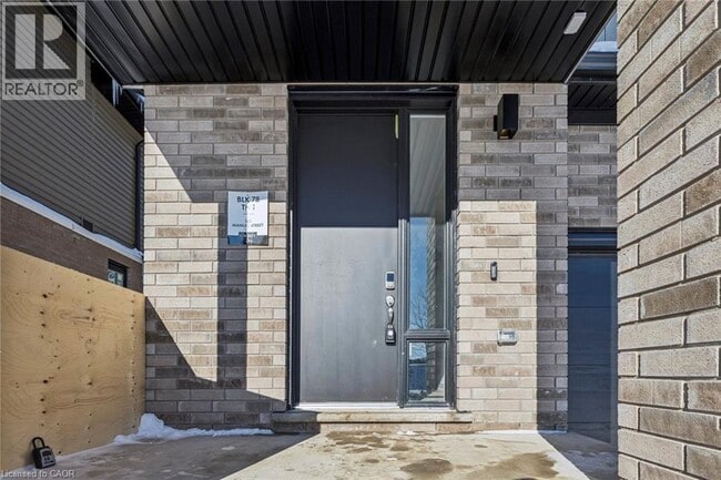 Building Photo - 123 Manuel St