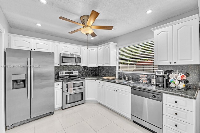 Foto del edificio - 8411 NW 3rd St