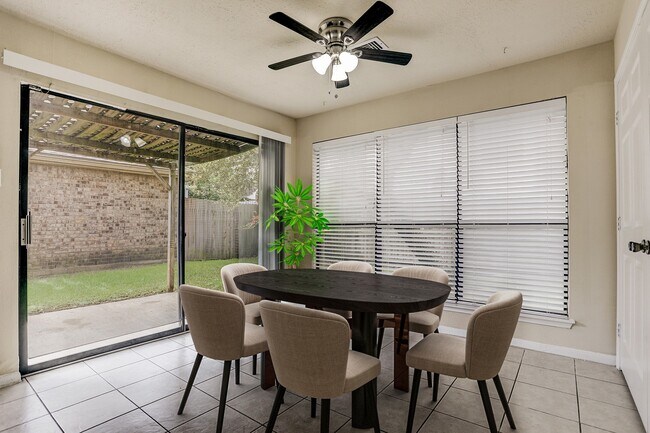 Foto del edificio - 1538 Ainsdale Dr
