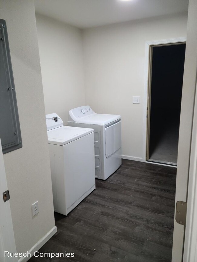 Foto del edificio - 3 br, 1.5 bath House - 3083 Barrington Place