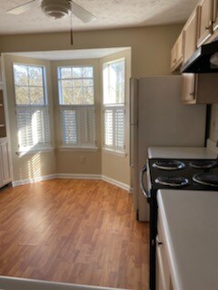 Building Photo - 3874 Meadow Creek Dr