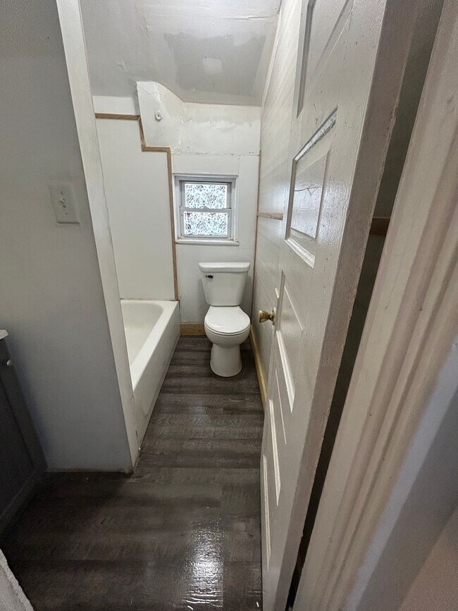 Foto del edificio - 121 W Indiana Ave