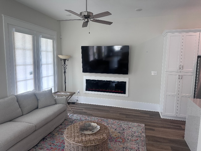 Photo - 546 Howard Ave House