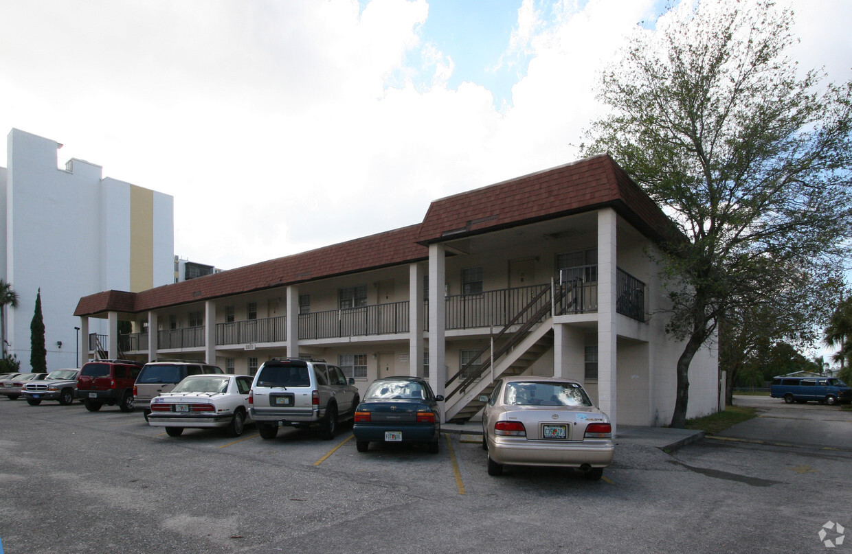 Building Photo - 2810 25th St