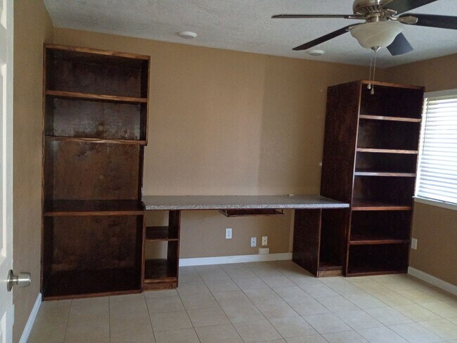 Foto del edificio - 1432 Jackellen Ln