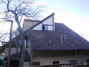 Building Photo - 260 Spruce St