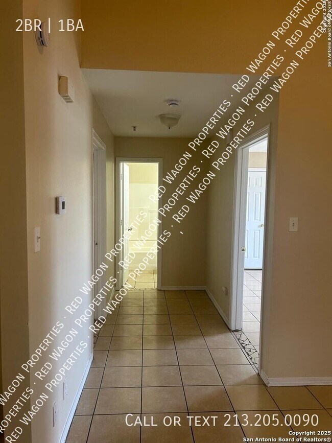 Foto del edificio - 7637 Windsor Oaks