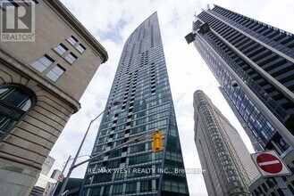 Building Photo - 8 The Esplanade