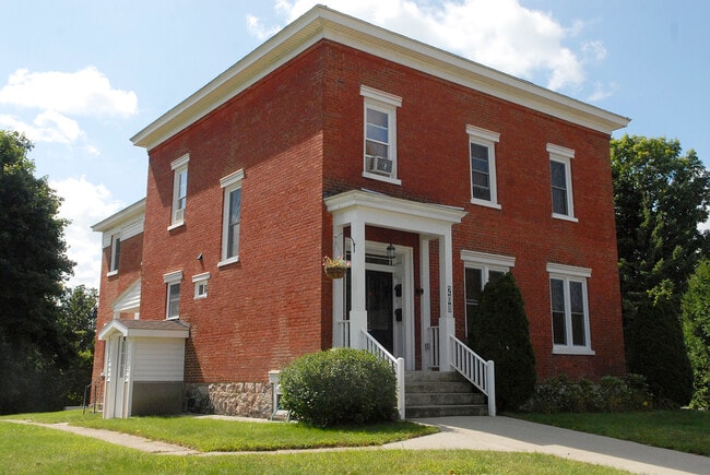 Building Photo - 208 Grand Ave
