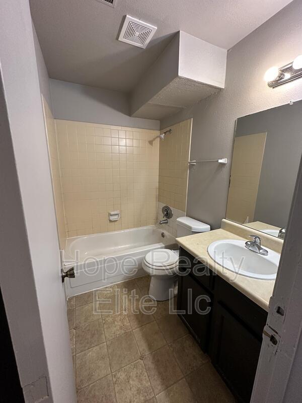 Building Photo - 1161 Mazatlan Cir