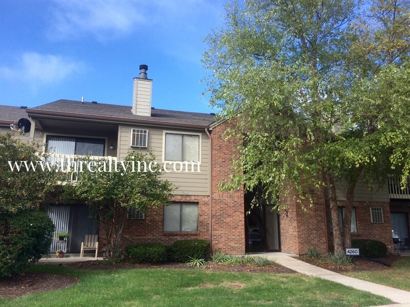 4260 Village Parkway Cir E Unit 8, Indianapolis, IN 46254 Condo for