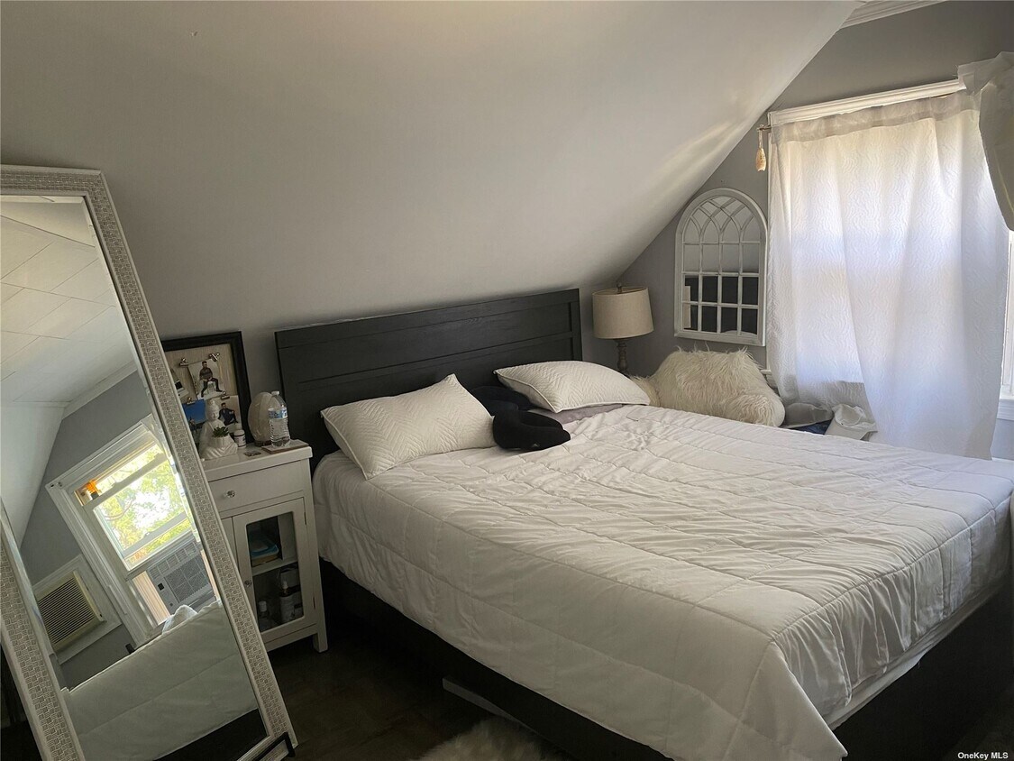 26 Ash St, Westbury, NY 11590 Apartment for Rent in Westbury, NY