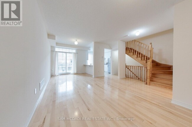 Building Photo - 10 Haymarket Dr