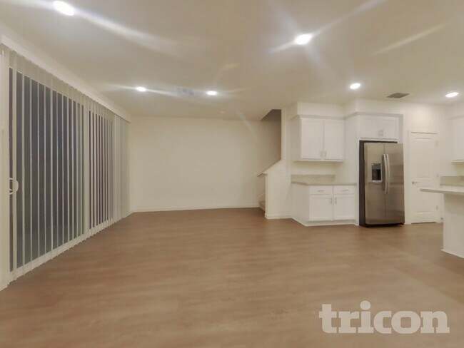 Building Photo - 2046 Delta Vw Ave