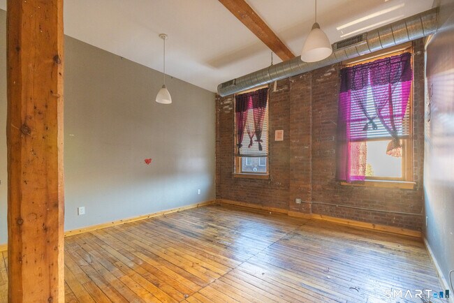 Foto del edificio - 325 Lafayette St